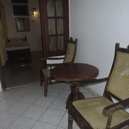Primrose Guest House Unawatuna Buitenkant foto