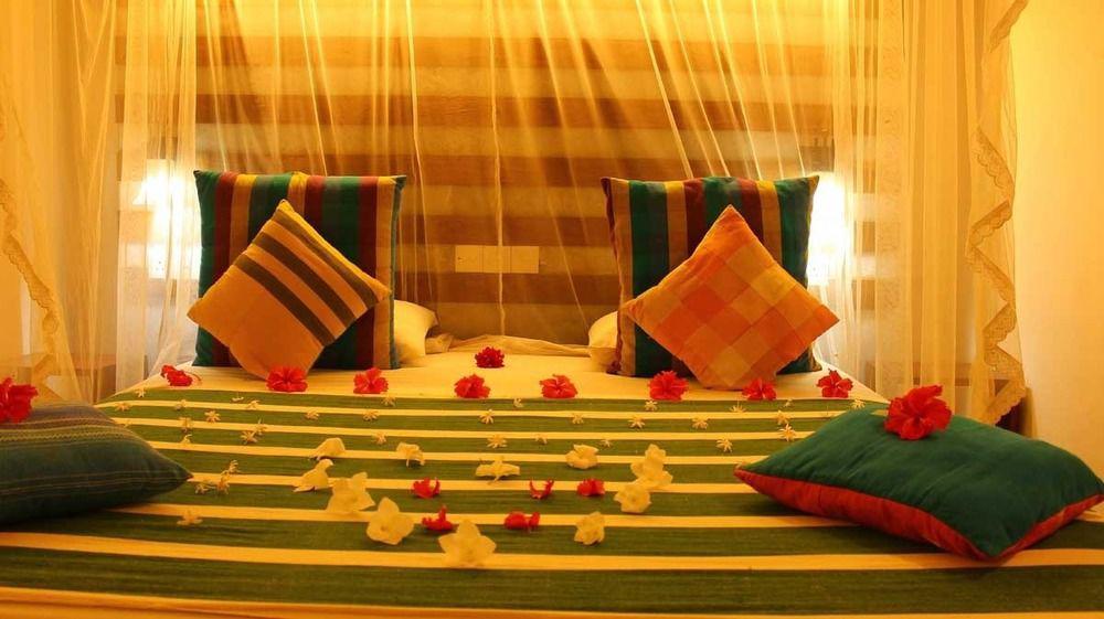 Primrose Guest House Unawatuna Buitenkant foto