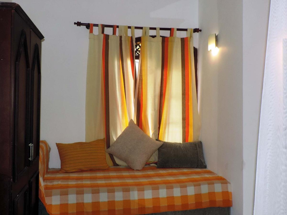 Primrose Guest House Unawatuna Buitenkant foto