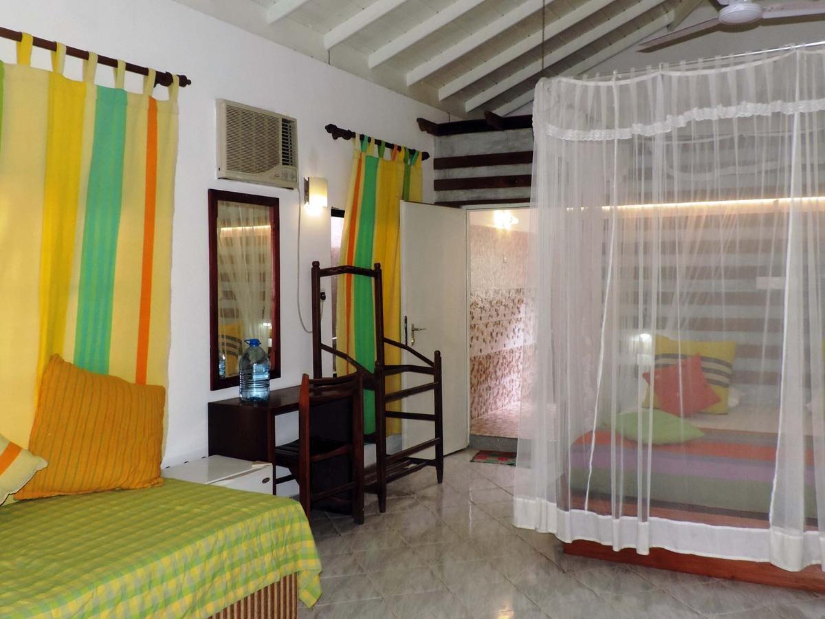 Primrose Guest House Unawatuna Buitenkant foto