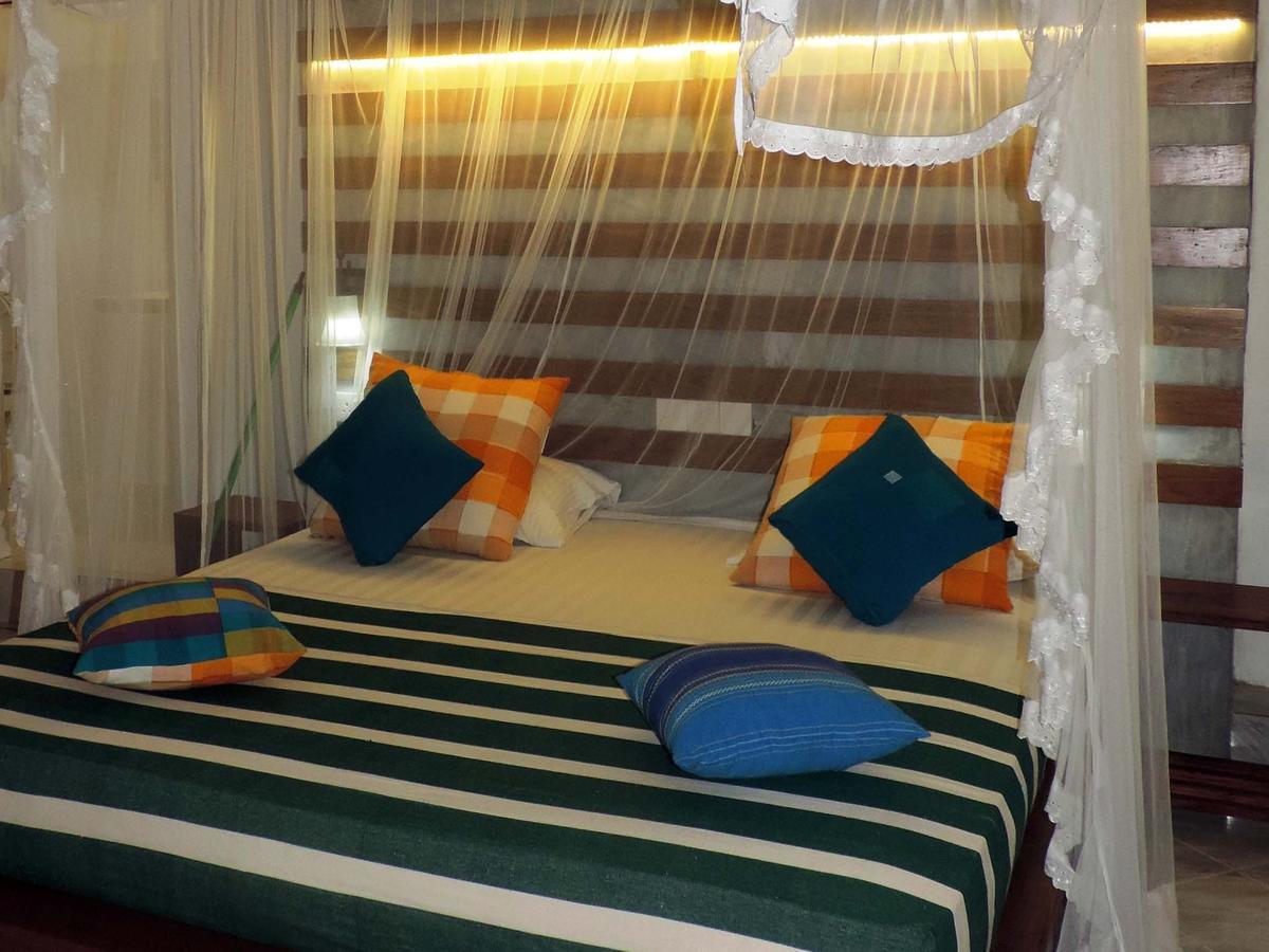Primrose Guest House Unawatuna Buitenkant foto