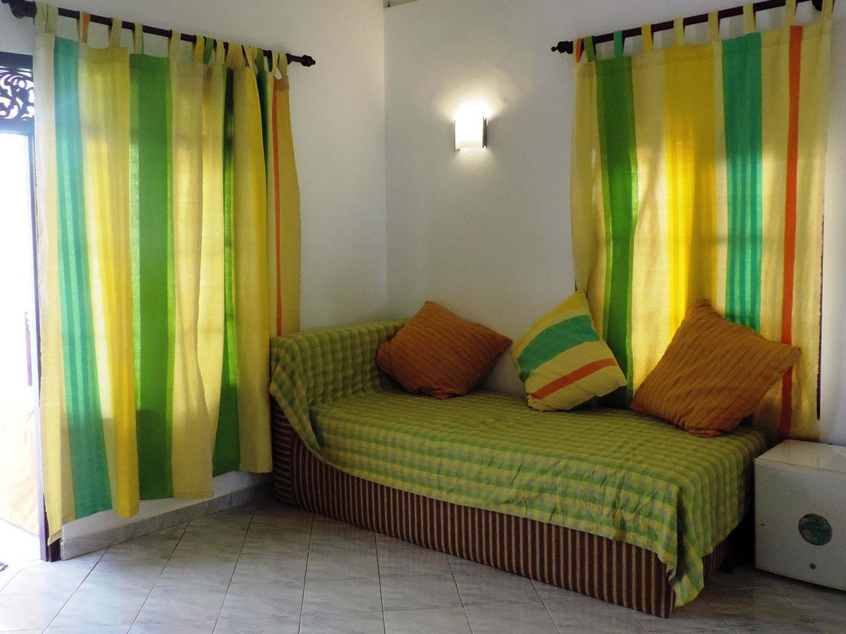 Primrose Guest House Unawatuna Buitenkant foto