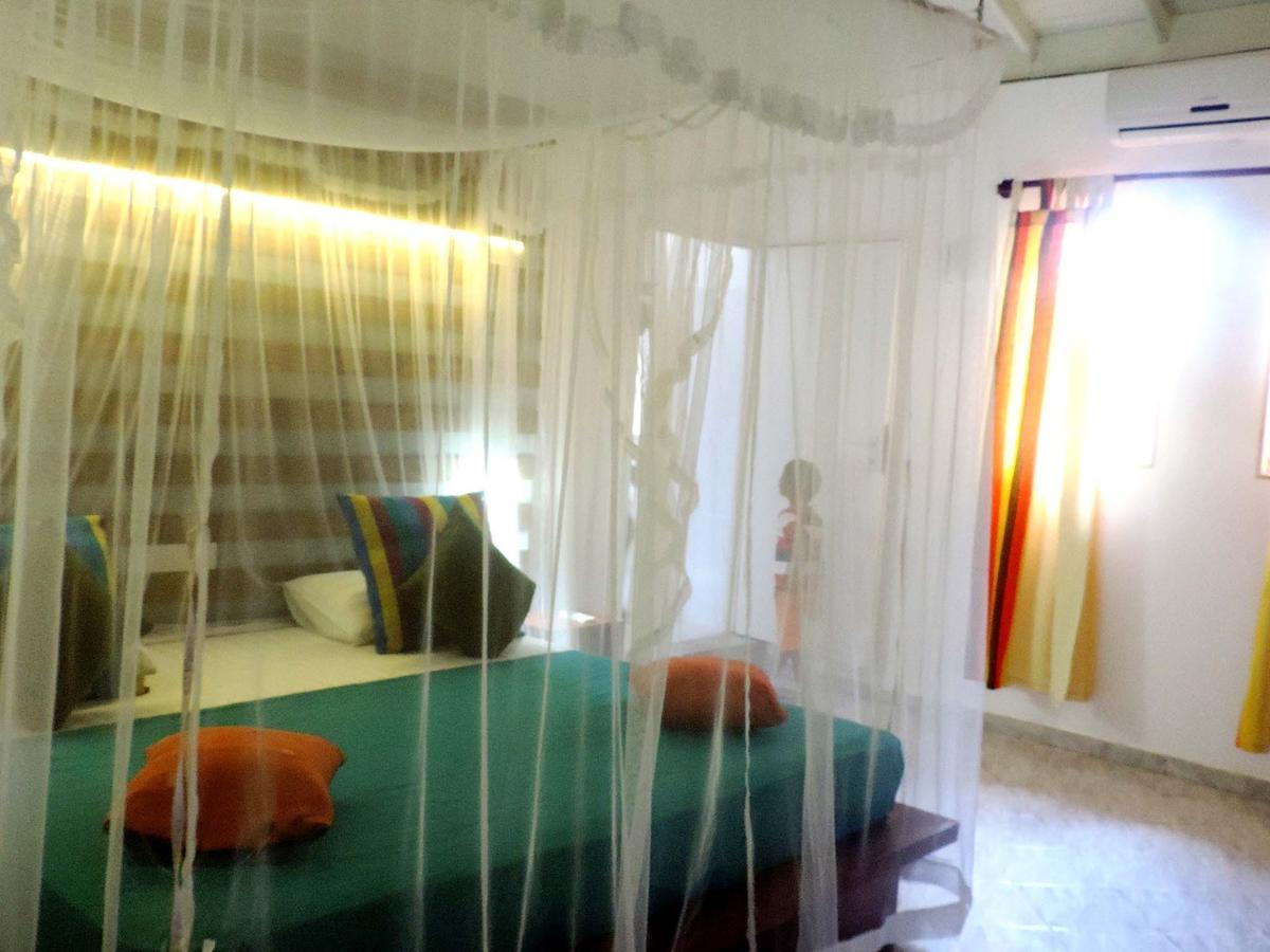 Primrose Guest House Unawatuna Buitenkant foto