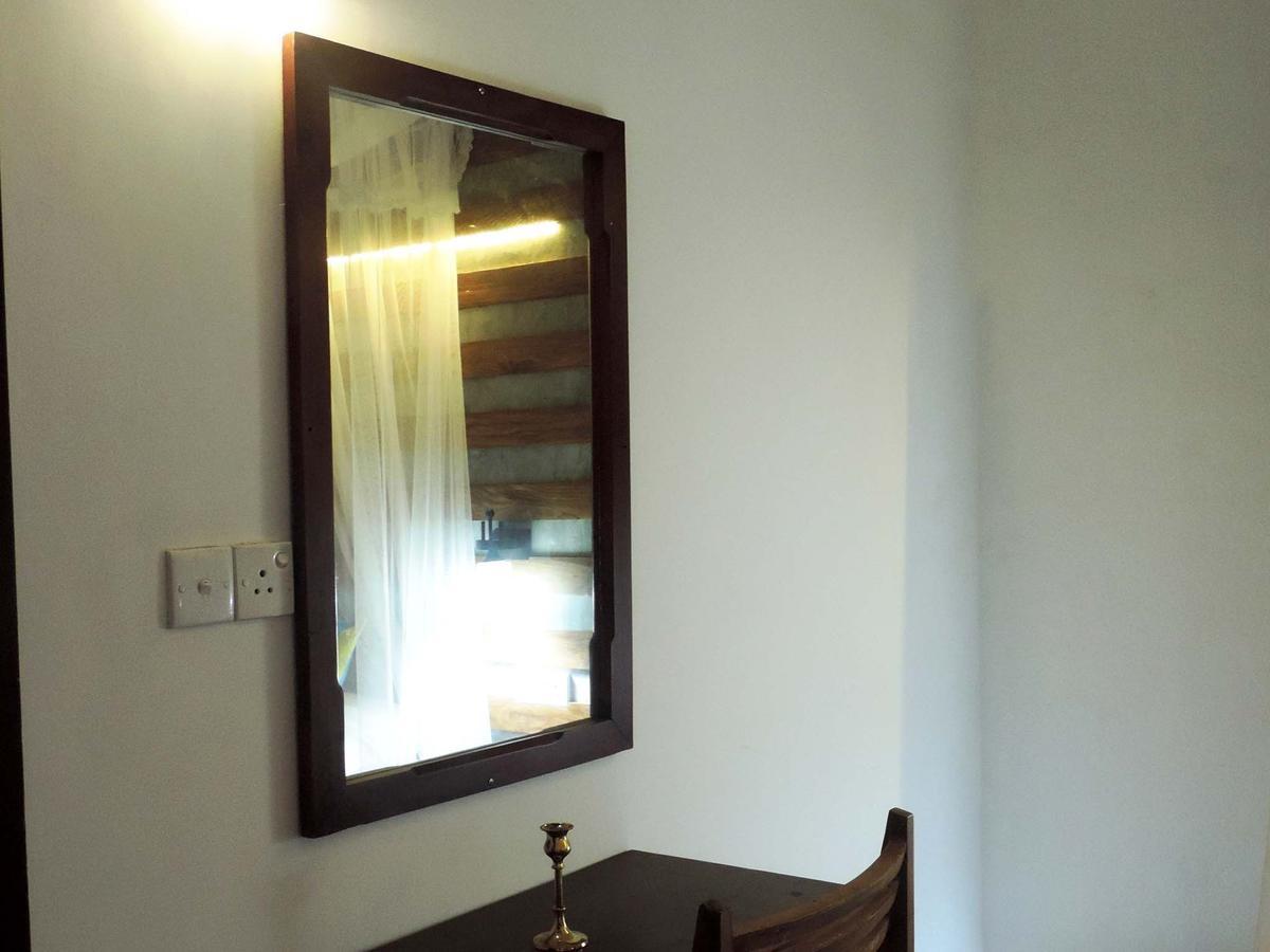 Primrose Guest House Unawatuna Buitenkant foto