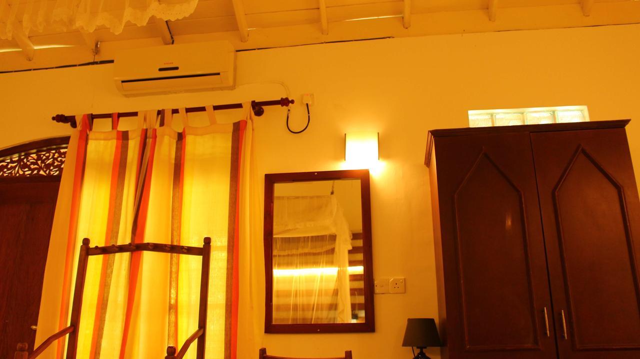 Primrose Guest House Unawatuna Buitenkant foto
