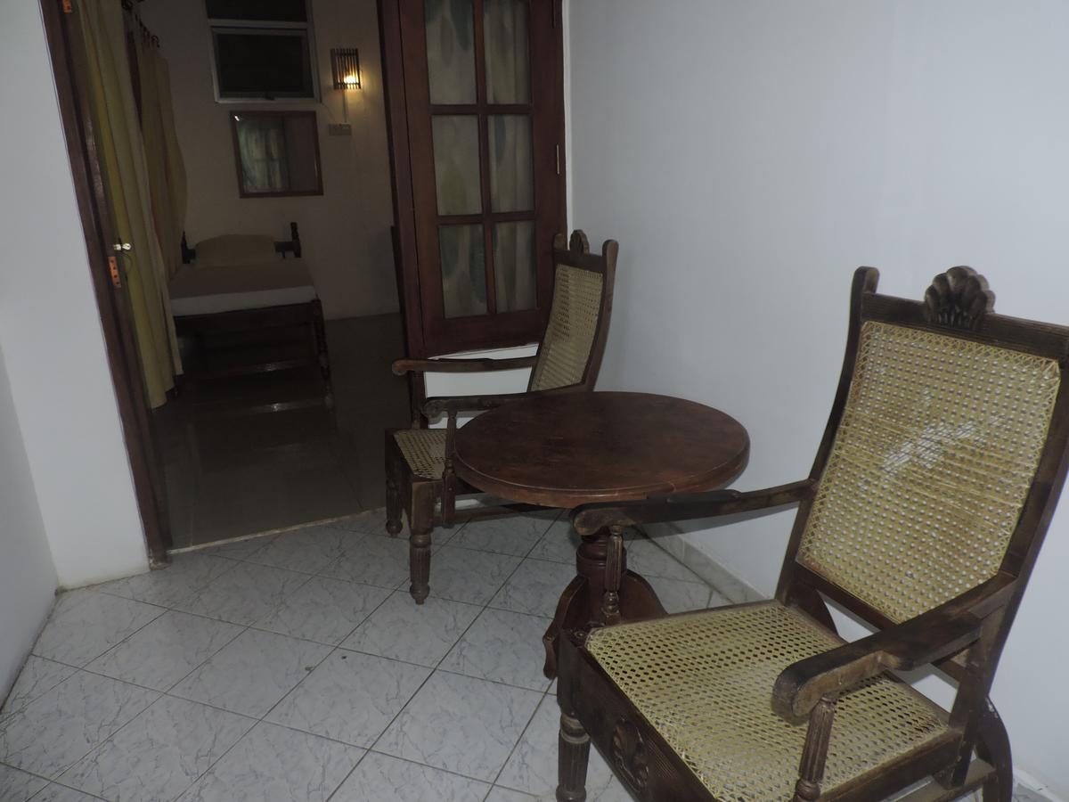 Primrose Guest House Unawatuna Buitenkant foto